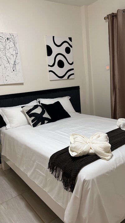 Perfect 2-bedroom apartment with AC near Cricket Stadium