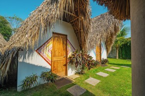 Classic Cabin, 1 Queen Bed, Private Bathroom | Free WiFi, bed sheets