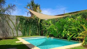 Piscina a l'aire lliure