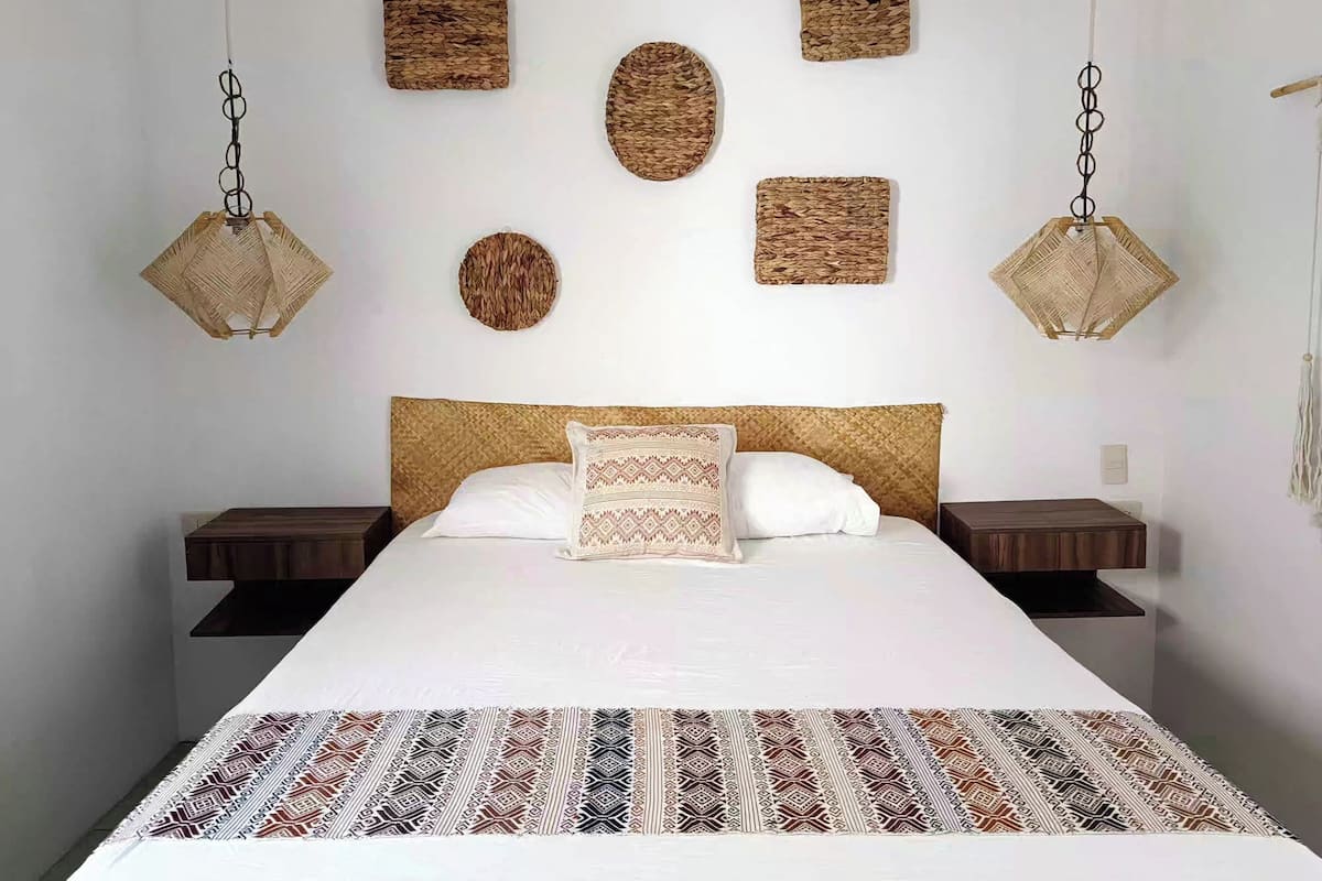 Comfort Suite, 1 Queen Bed, Air conditioning