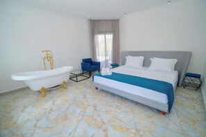 Superior-Doppelzimmer, Poolblick | Kostenloses WLAN