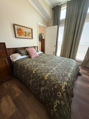 1 soverom, strykejern/-brett, wi-fi og sengetøy