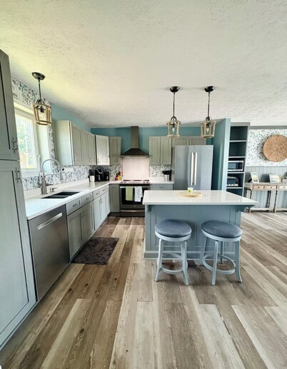 3 bedroom house on St. Lawrence river in Waddington NY