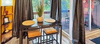 Golf Course-Swimming Pool-Sleeps 4!