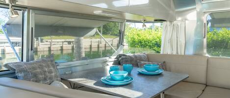 تناول الطعام