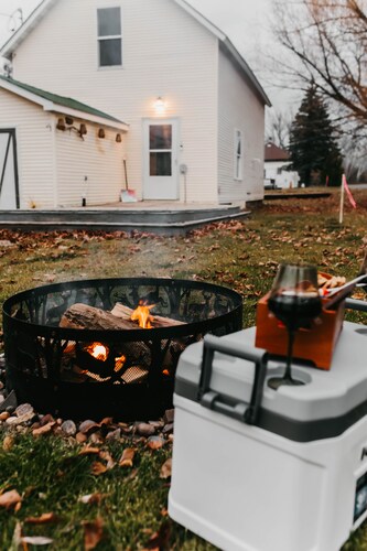 Walk to Lake Superior- Kid & Dog Friendly