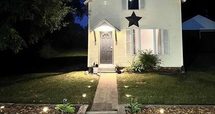 Walk to Lake Superior- Kid & Dog Friendly