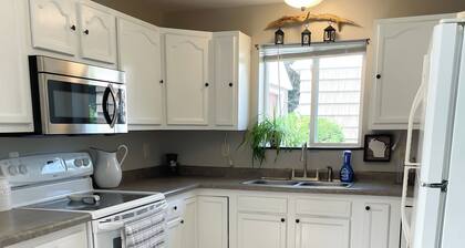 Family & Pet-Friendly, Walk to Lake, Fire Pit