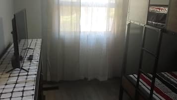 2 habitaciones, acceso a internet y ropa de cama