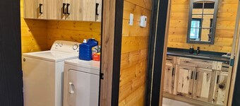 Mountaineer Creekside Cabin