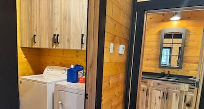Mountaineer Creekside Cabin