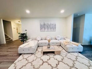 Interior - Spacious DTC Getaway -  Hot Tub, FirePit, GameRoom - Ideal for Families & Groups (Centennial)