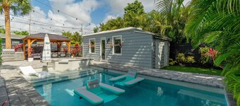 La Casita- Hot Tub, Pool, and guest house