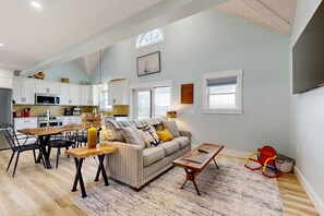 TV, foosball, books, stereo