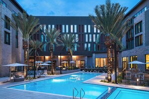Outdoor pool - AC Hotel by Marriott Phoenix North Norterra (Phoenix)
