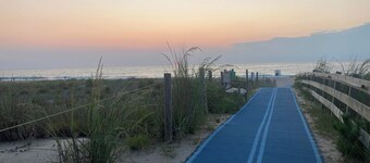 Salty Paws Beach Cottage - Just Steps From the Shoreline!