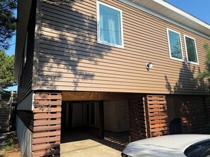 Exterior - Salty Paws Beach Cottage - Just Steps From the Shoreline! (Bethany Beach)