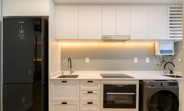 Basic Apartment | Private kitchen