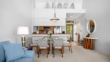 Condo (4 Bedrooms) | Dining
