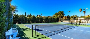 Del Rio Luxe | Design-Driven 3BR Home with Pools & Tennis
