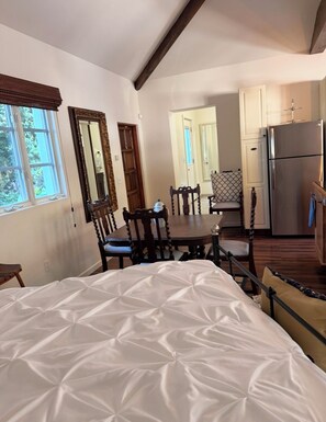 1 bedroom, iron/ironing board, free WiFi, bed sheets - Montecito Casita Pequena! (Montecito)