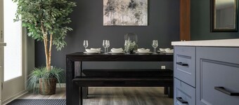 The Seasons - Family Friendly in the 'Burbs!