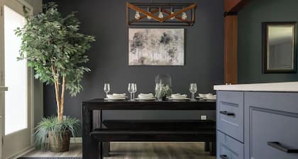 The Seasons - Family Friendly in the 'Burbs!