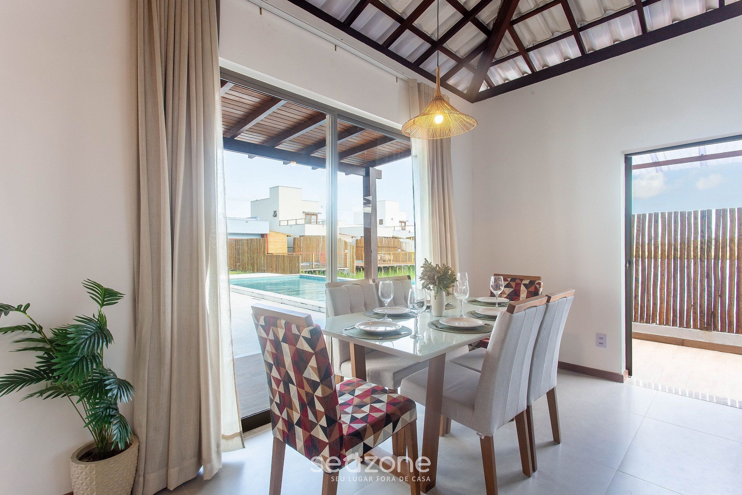 Basic Villa | Dining