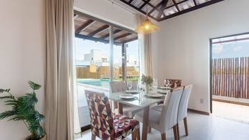 Basic Villa | Dining
