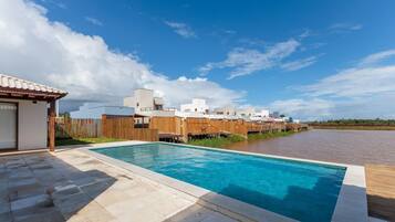 Piscina externa
