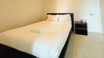Deluxe Apartment, 1 Bedroom, City View | Blackout drapes, iron/ironing board, free WiFi, bed sheets