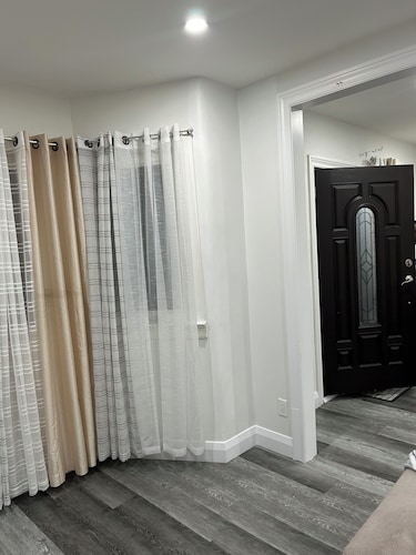 Fantastic Bungalow just by 401, Oshawa Shopping Centre Mall and Tech University.