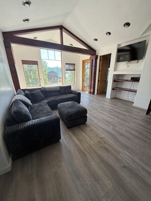 Televisie en een open haard