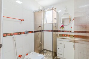 Basic-Apartment | Badezimmer | Dusche