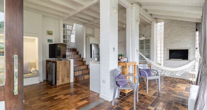 Bela Vista Duplex W/bbq in Bombinhas Ags0642