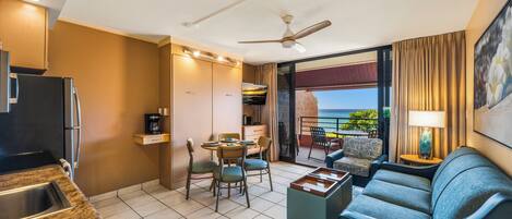 Lägenhet Classic - 1 sovrum - lanai - havsutsikt | Vardagsrum | 36-tums LCD-tv med kabelkanaler