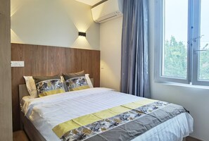 1 bedroom, WiFi, bed sheets - Calm Studio with AC/ free charging parking（NO.4） (Villemomble)
