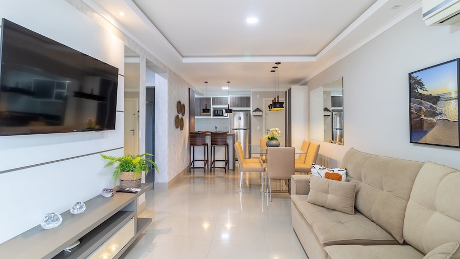 Apt Sea View w/ BBQ in Bombinhas Arn0104