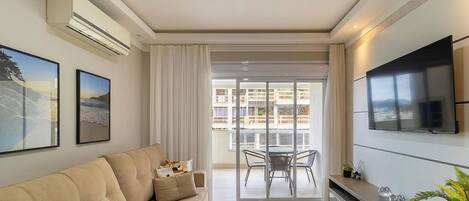 Basic Apartment | Living area