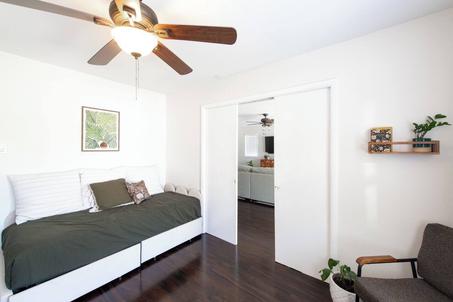 3 makuuhuonetta, silitysrauta/-lauta, Wi-Fi, vuodevaatteet