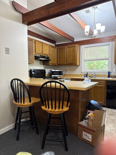 Cozy, Cute, Superb 2-bedroom house Centrally located in Piedmont