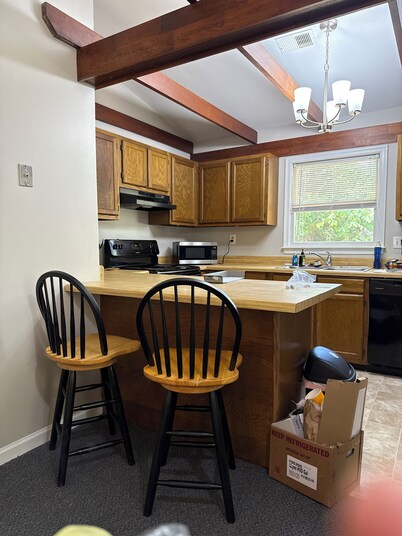 Cozy, Cute, Superb 2-bedroom house Centrally located in Piedmont