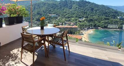 Charming 2-bedroom, 2 bath condo in Mismaloya with AC, remodeled kitchen & baths