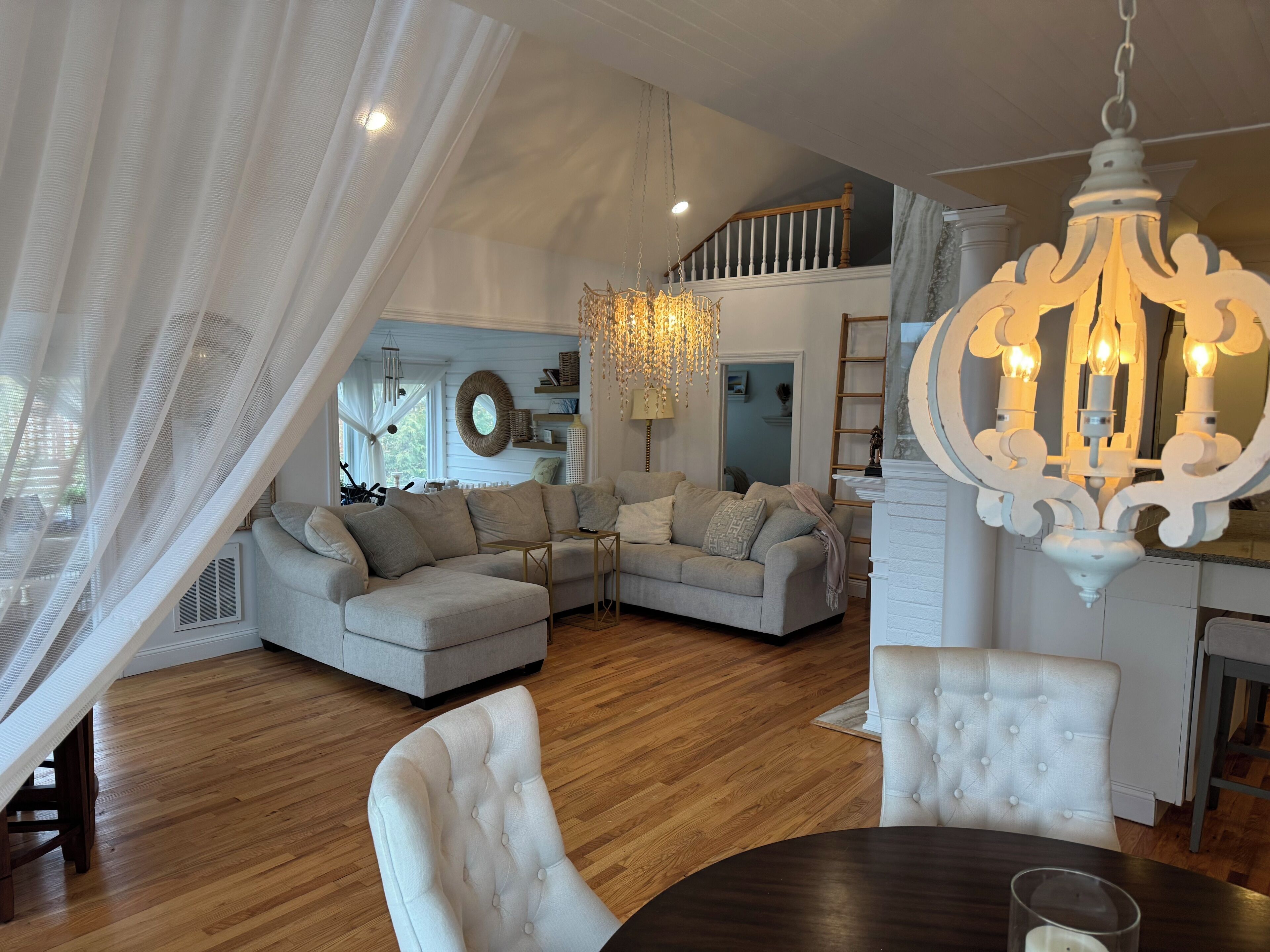 Designer 5 Bedroom, 3.5 Bath Home. Pool, Hot Tub, Pizza Oven, Bbq, Bicycles. - Patchogue, NY
