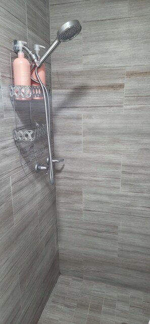 Douche, séchoir à cheveux