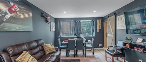 Comfort Condo, 2 Bedrooms, Non Smoking, Pool Access | Living area | 65-inch Smart TV with digital channels, Netflix, Hulu
