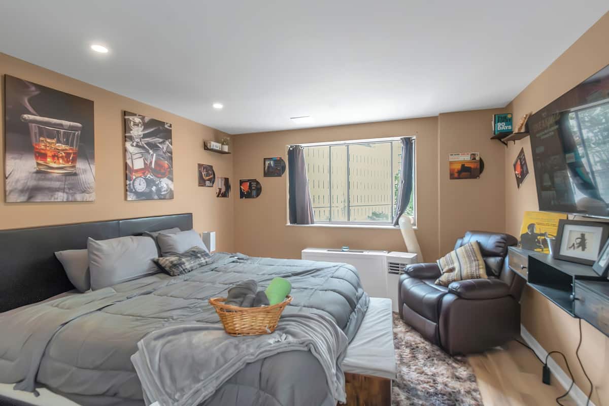 Condo | Free WiFi