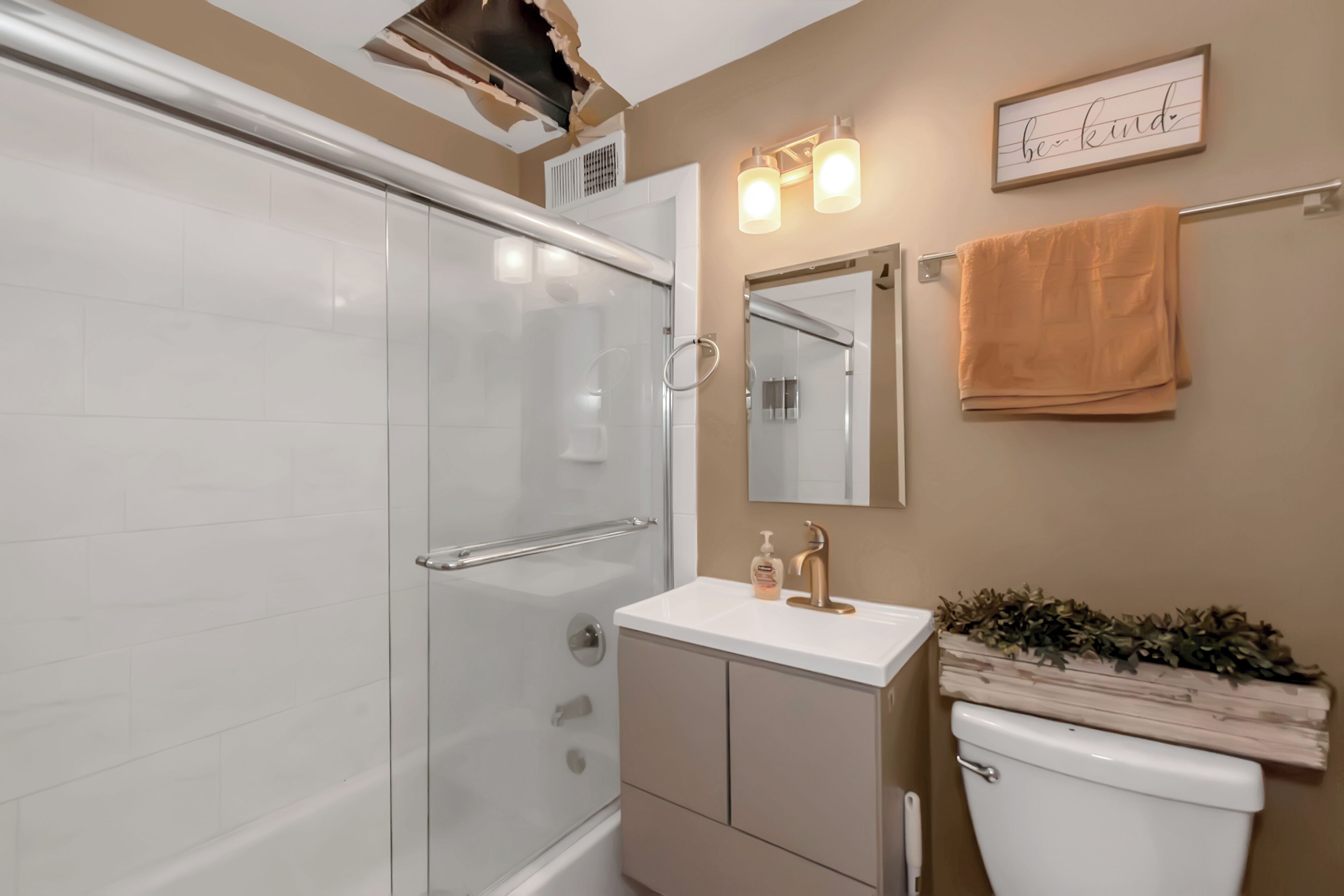 Condo | Bathroom