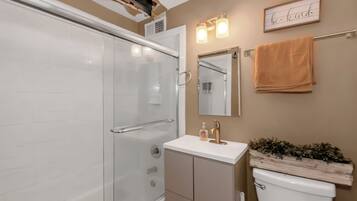 Condo | Bathroom