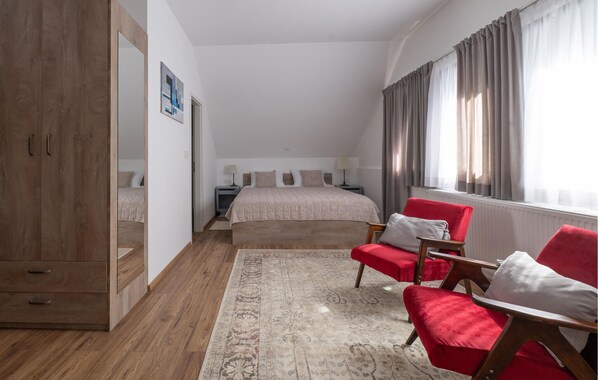 2 bedrooms, in-room safe, iron/ironing board, travel cot